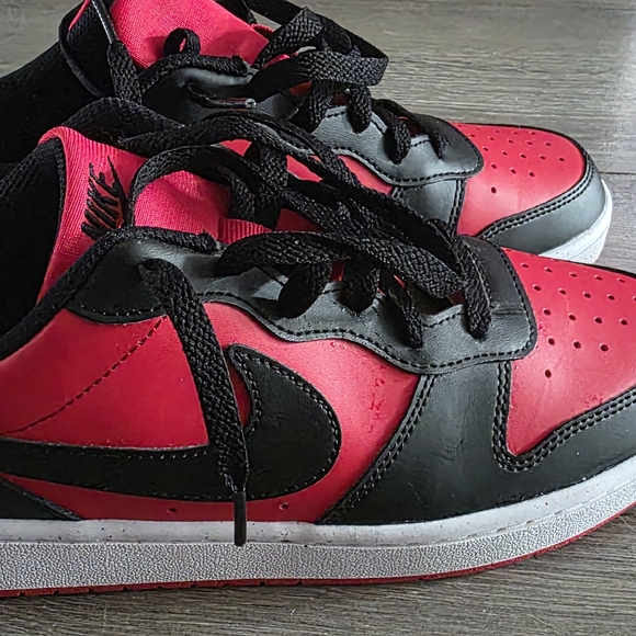Nike Red and Black Sneakers High-Top Classic - Picture 3 of 4